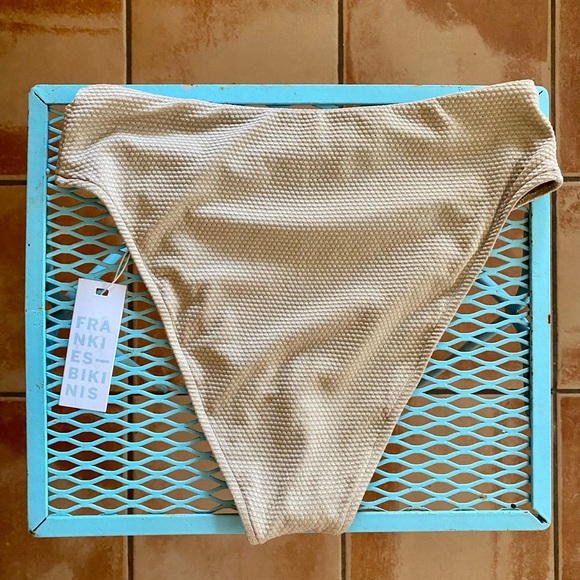 Frankies Bikini Grotto Bottom Sand - Picture 5 of 8